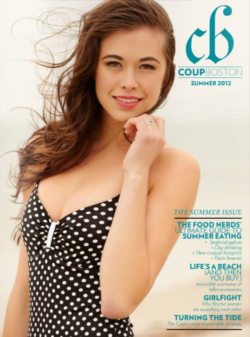 natural vintage style makeup with polka dot swimsuit